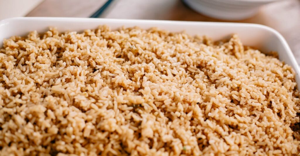 Arroz de Forno Rápido: Prático e Saboroso Arroz de Forno Rápido: Prático e Saboroso