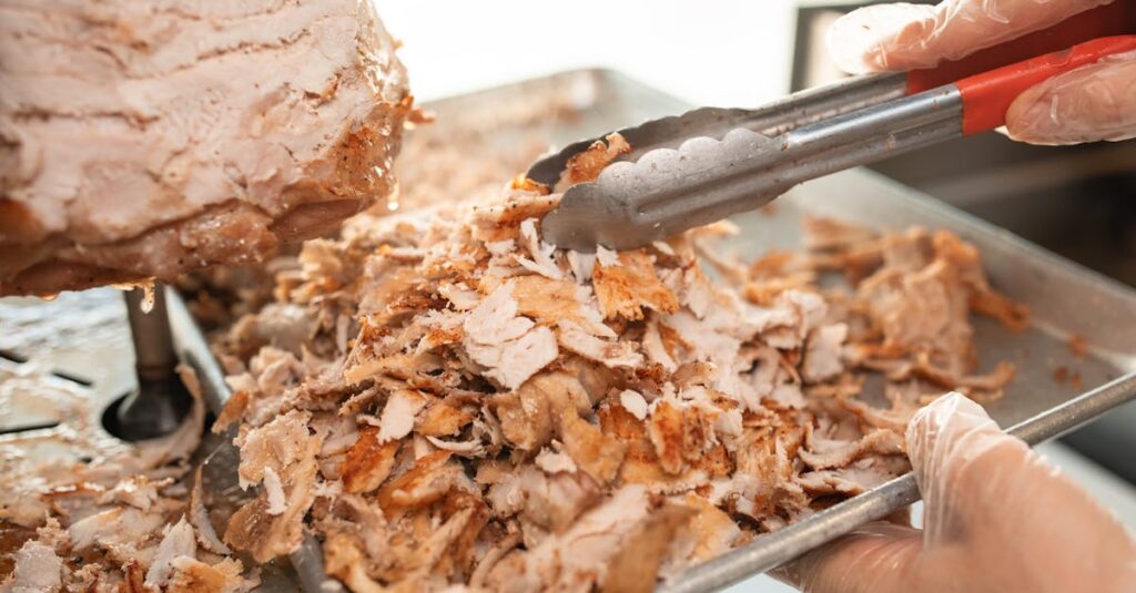 Wrap de Frango Desfiado: Prático e Saboroso Wrap de Frango Desfiado: Prático e Saboroso