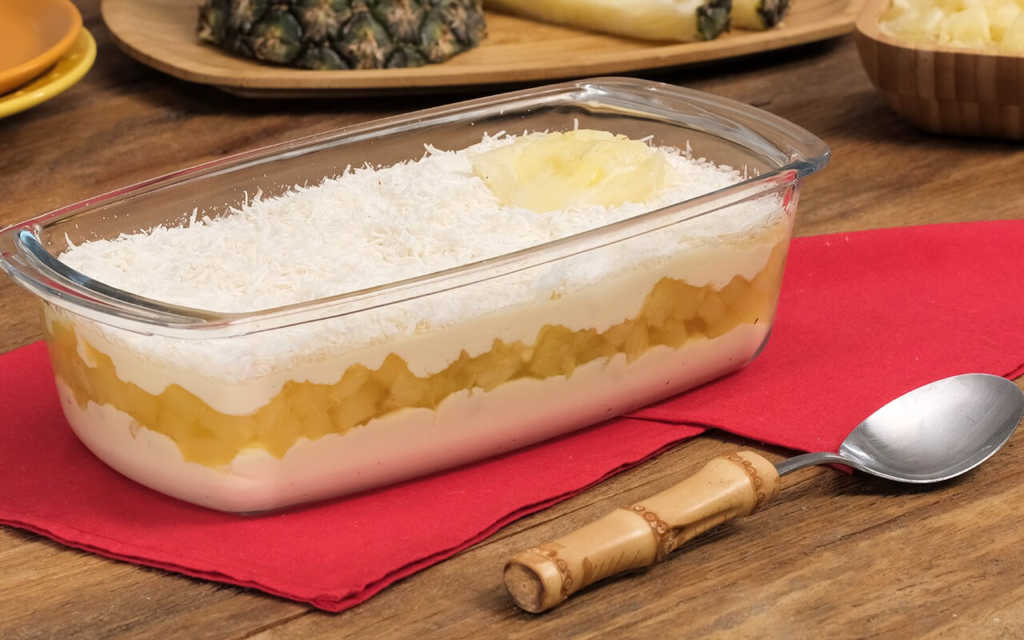 Torta de Abacaxi Cremosa